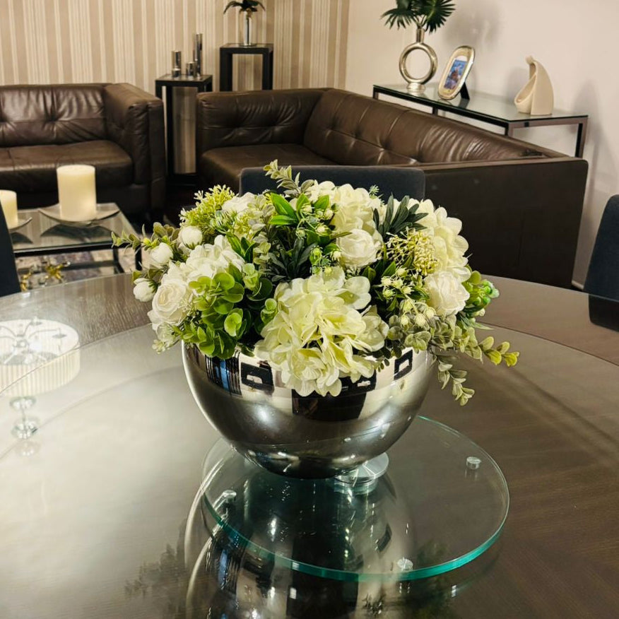 Centro de Mesa "Hydrangea Silver Elegance" – Arreglo Floral de Lujo