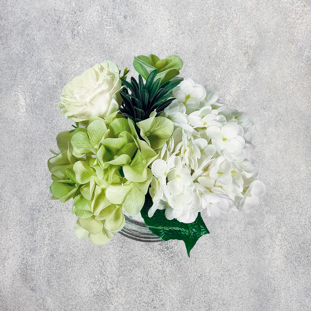 Set de Arreglos Florales Minimalistas – Dúo de Hidrangeas en Base Espejo