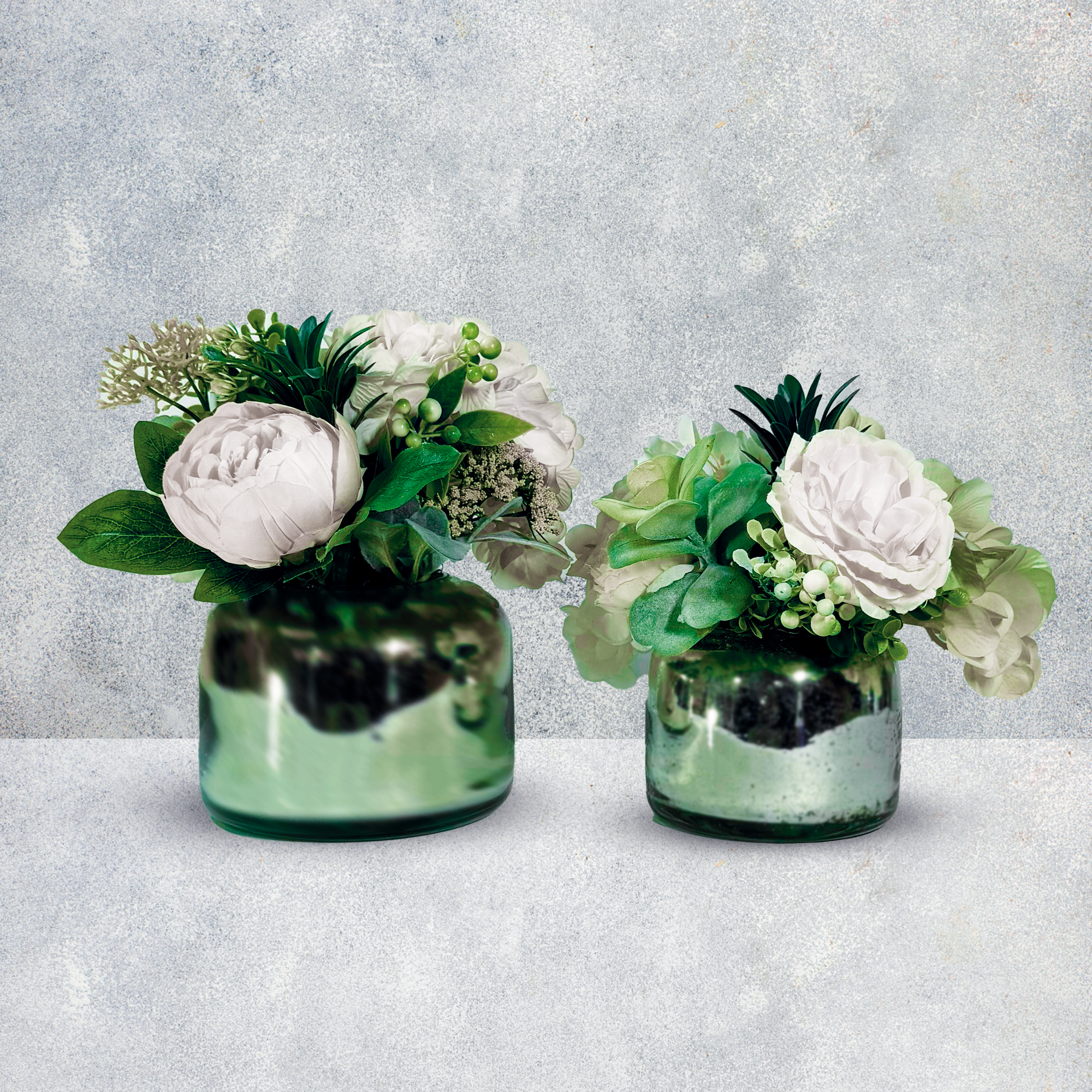 Set de Arreglos Florales Minimalistas – Dúo de Hidrangeas en Base Espejo